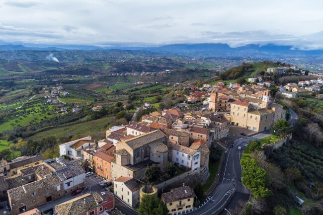 discover-tortoreto-Borgo Tortoreto Alto visuale verso monte